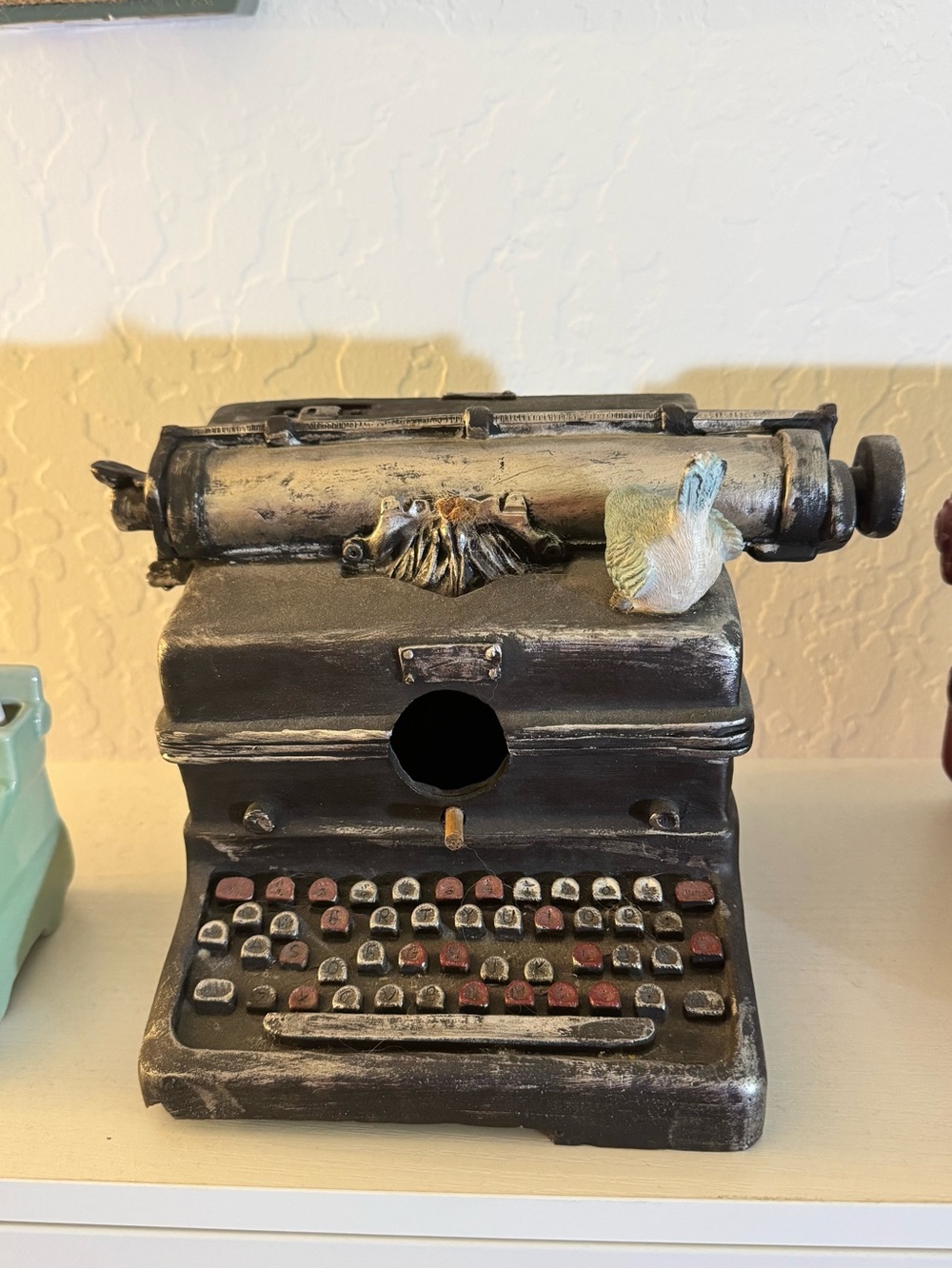 Decorative Black Vintage-Style Typewriter Shelf Decor